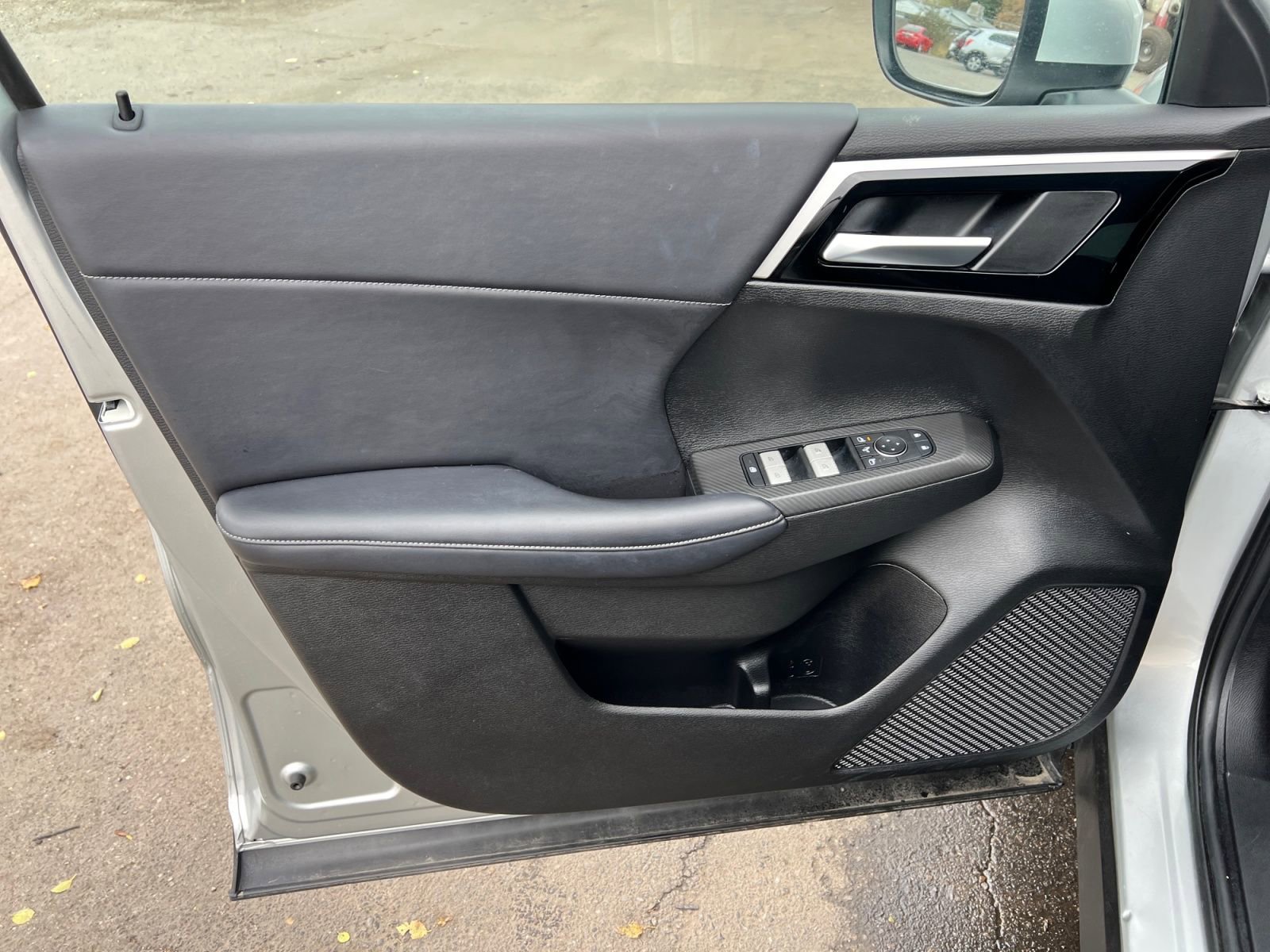 Used 2023 Mitsubishi Outlander SE AWD/4WD image 19