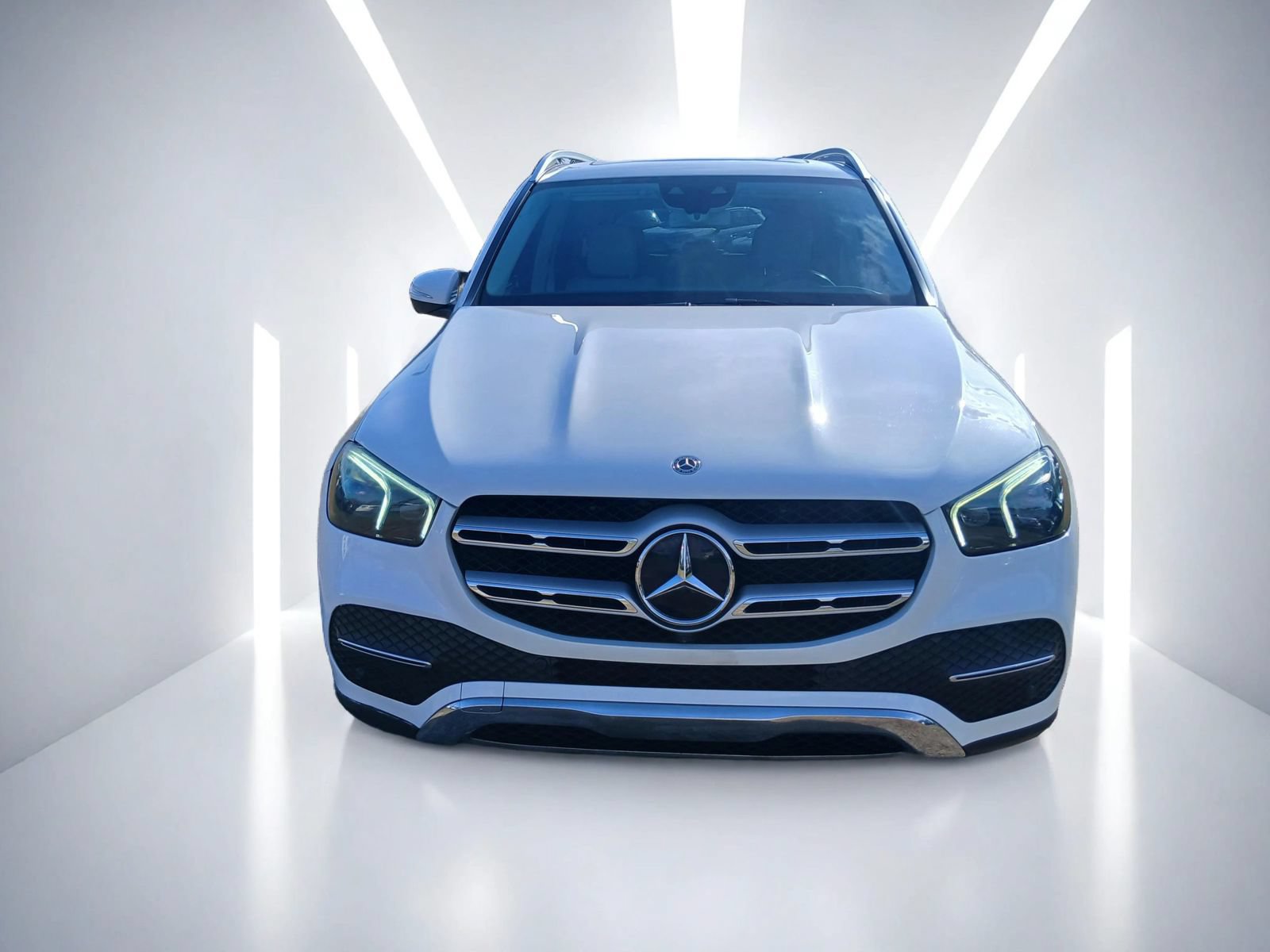 Used 2020 Mercedes-Benz GLE 350 4MATIC w/ Rebuilt DA0 Package image 3