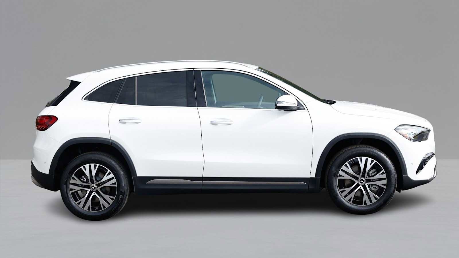 Used 2025 Mercedes-Benz GLA 250 4MATIC image 5