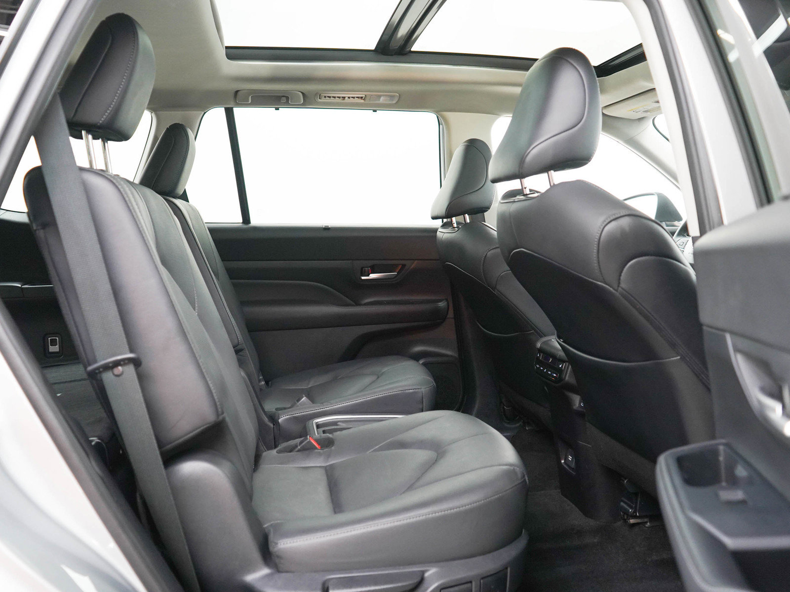 Used 2024 Toyota Grand Highlander AWD Hybrid image 12