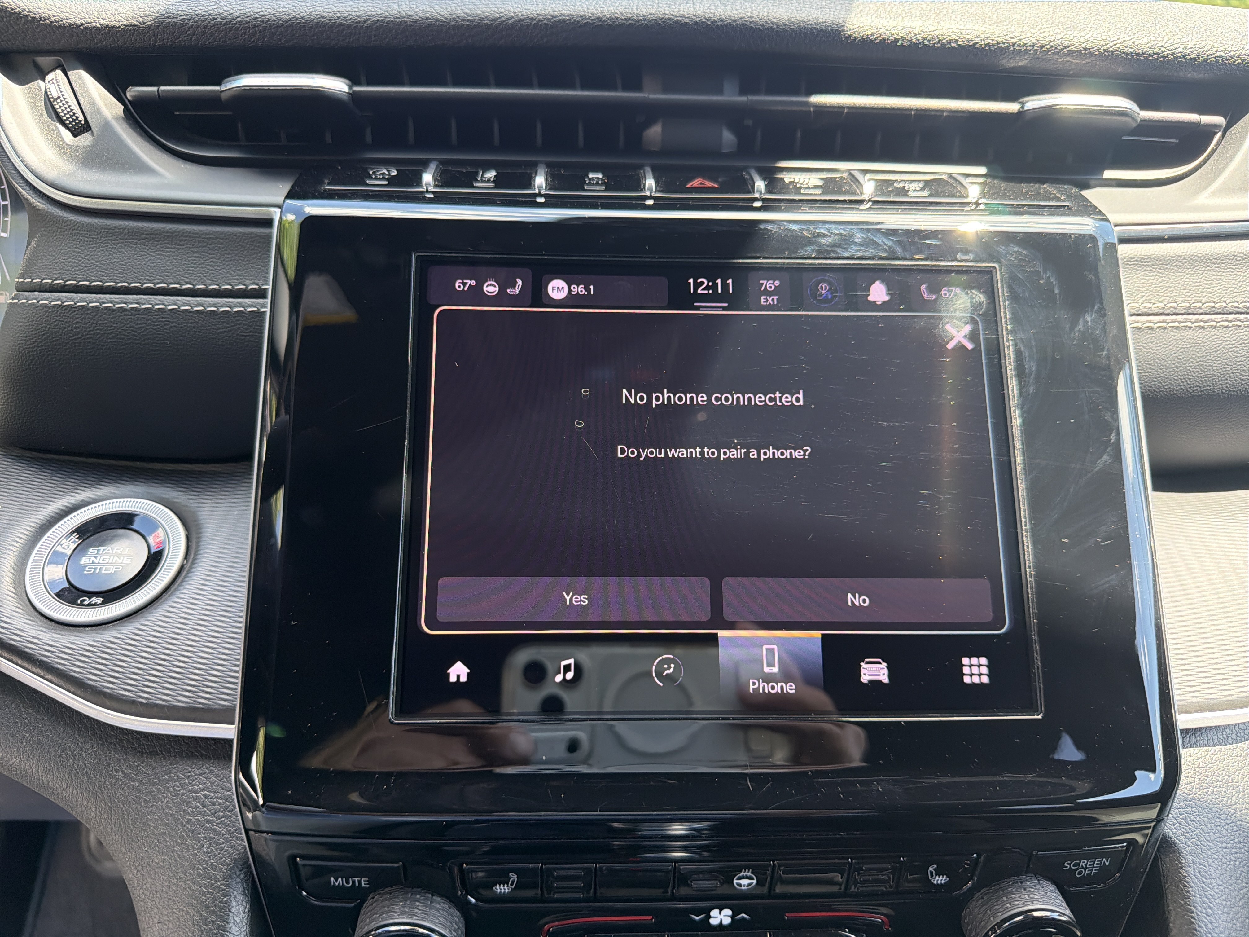 Certified 2025 Jeep Grand Cherokee Laredo X w/ Luxury Tech Group I AWD/4WD image 25