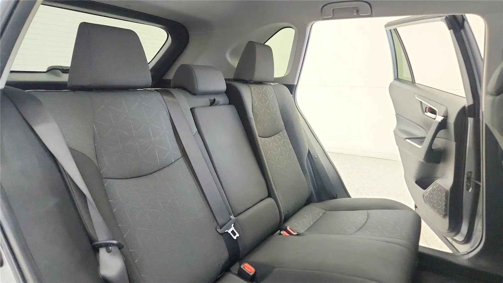 Used 2024 Toyota RAV4 XLE FWD image 36
