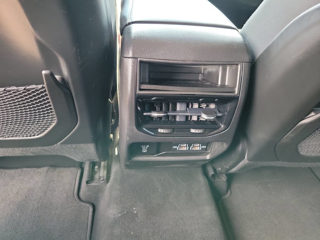 Used 2022 Jeep Grand Cherokee Laredo w/ Luxury Tech Group I AWD/4WD image 34