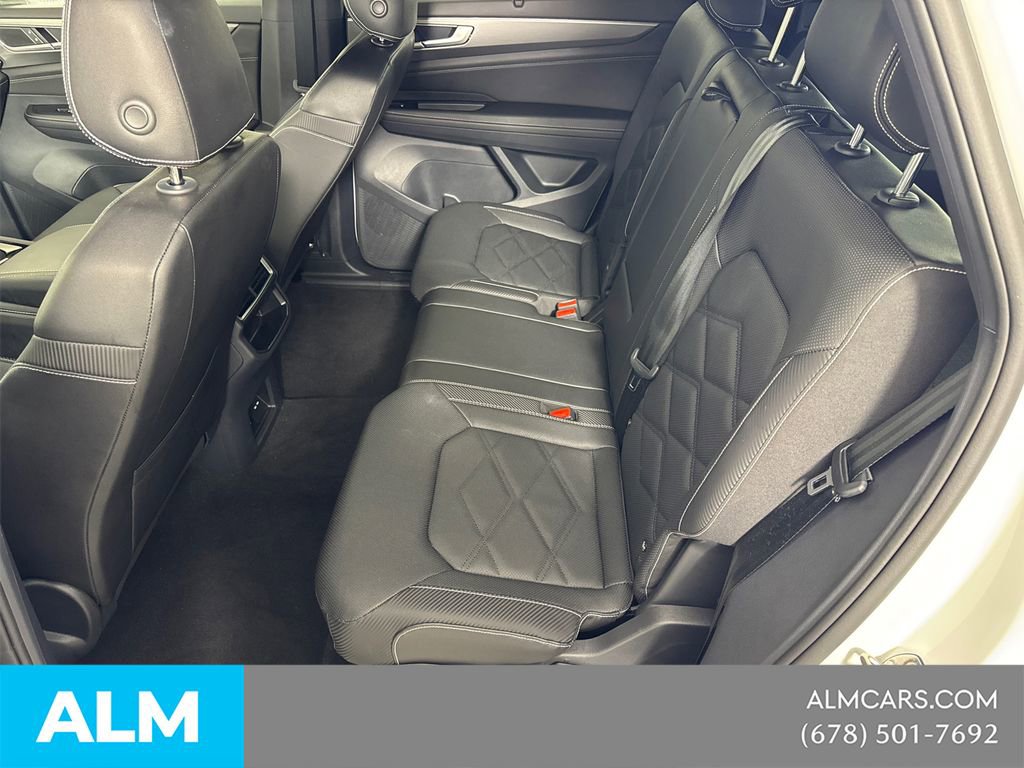Used 2025 Volkswagen Atlas Cross Sport SE FWD image 24