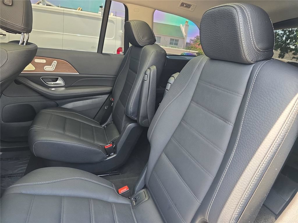 Used 2026 Mercedes-Benz GLS 450 4MATIC image 16