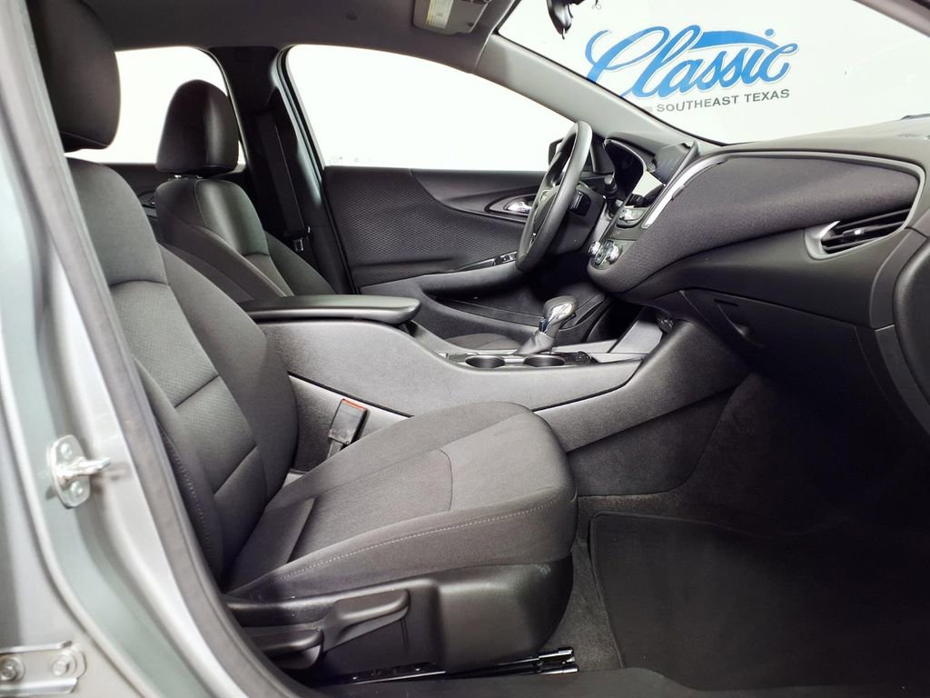 Used 2025 Chevrolet Malibu LS image 12