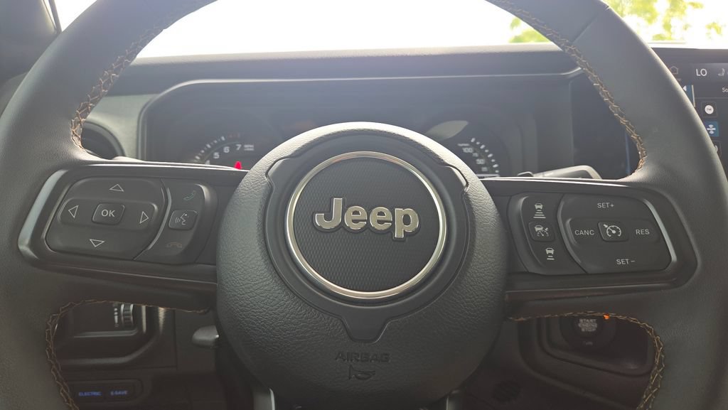 Used 2024 Jeep Wrangler Unlimited AWD/4WD image 19