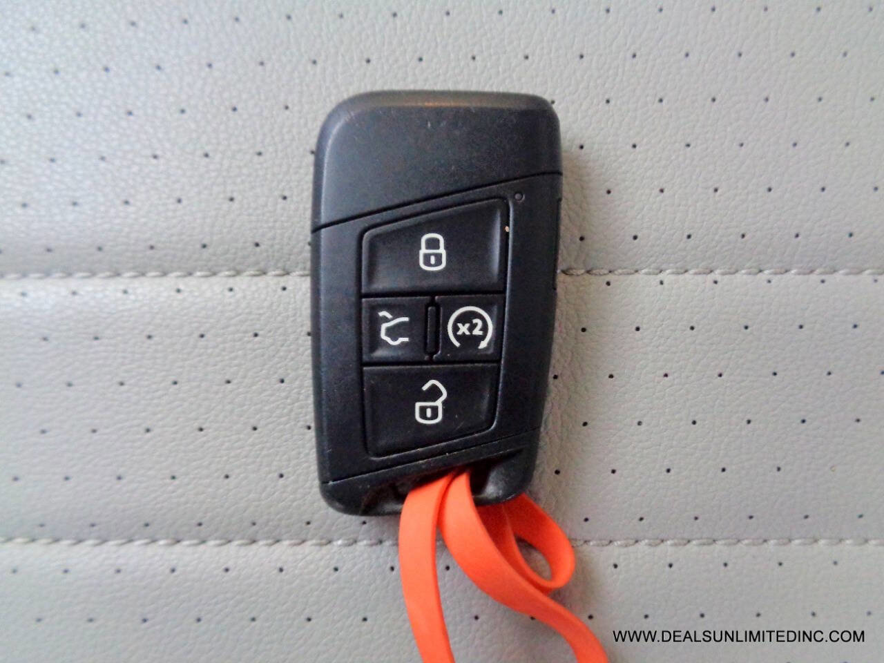 Used 2024 Volkswagen Tiguan SE image 26