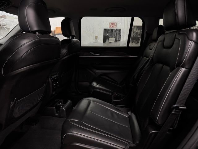 Used 2023 Jeep Grand Cherokee L Limited image 18