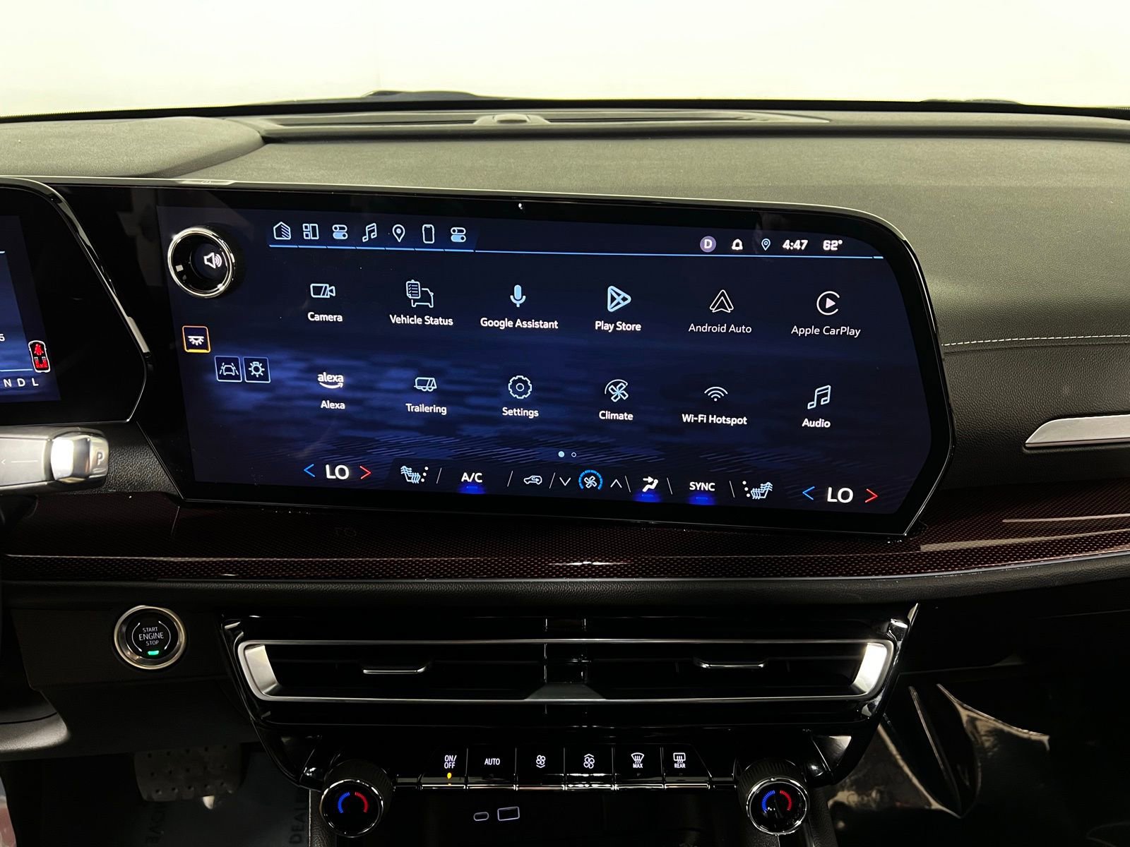 Used 2024 Chevrolet Traverse Z71 w/ LPO, Floor Liner Package image 17