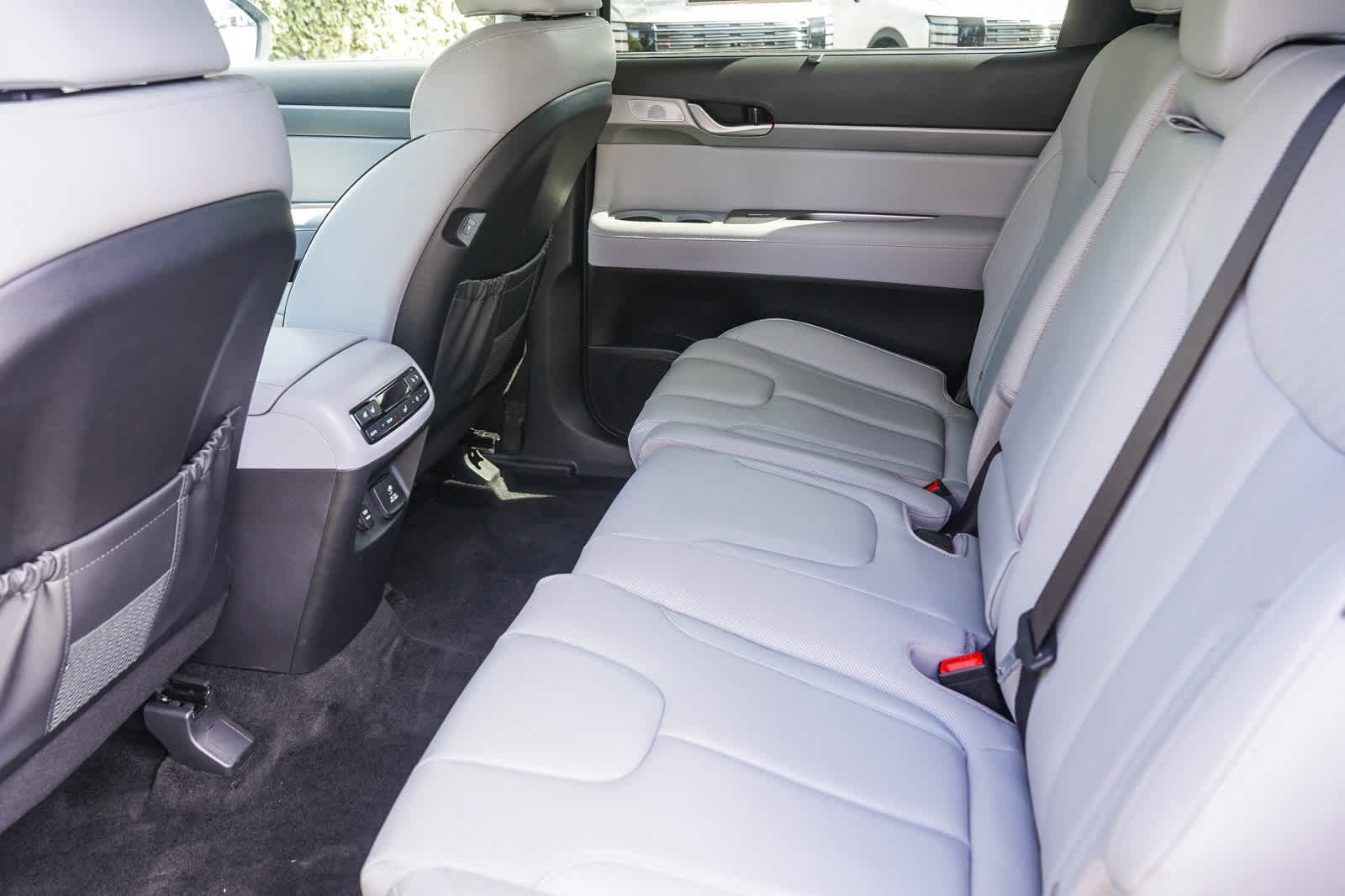 Used 2024 Hyundai Palisade SEL FWD image 18