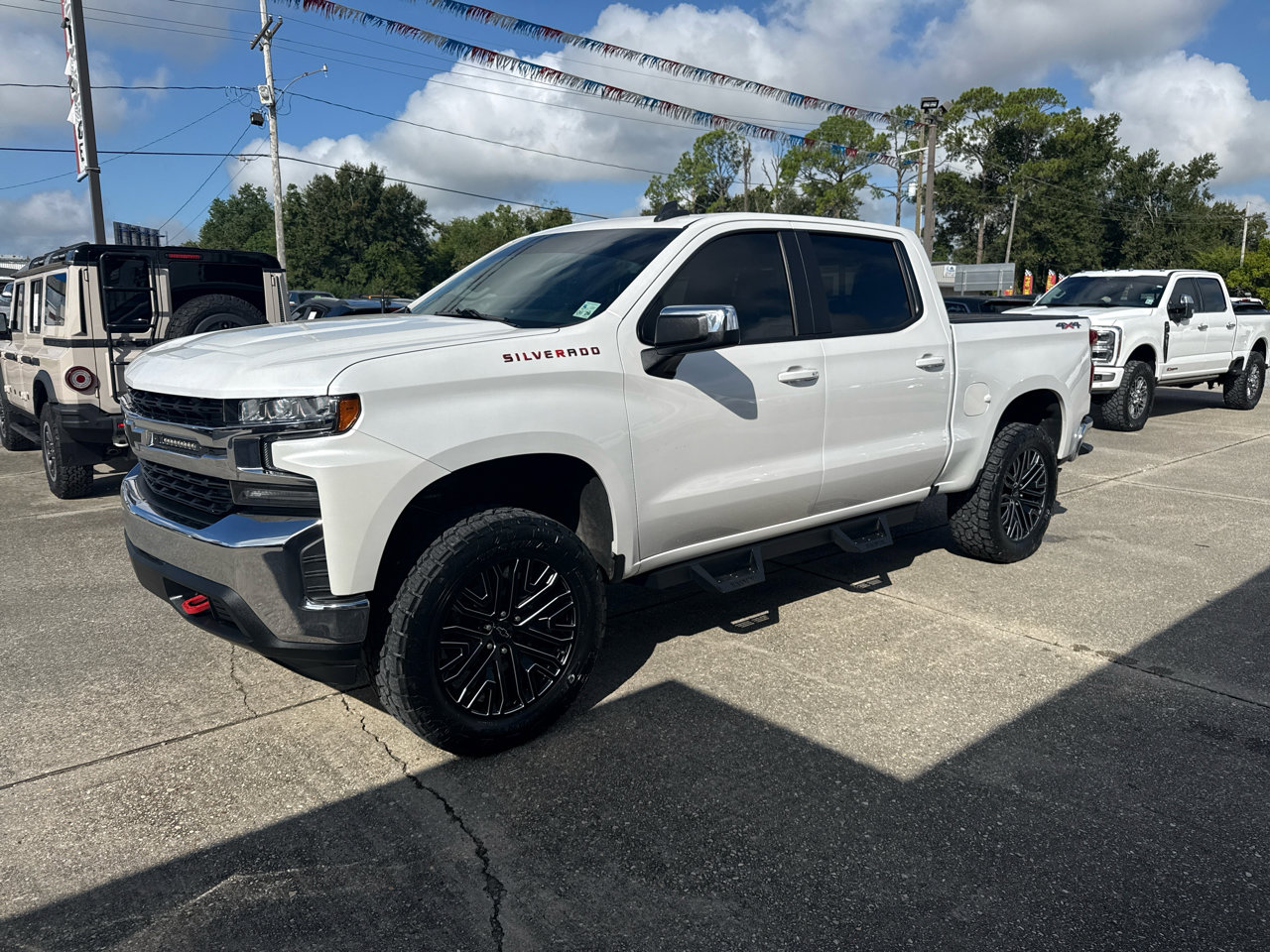 Used 2019 Chevrolet Silverado 1500 LT w/ Texas Edition image 2