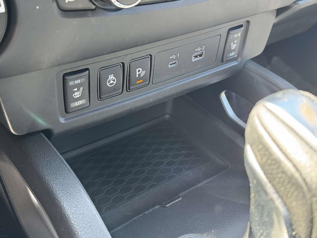 Used 2023 Nissan Frontier SV w/ SV Convenience Package AWD/4WD image 13