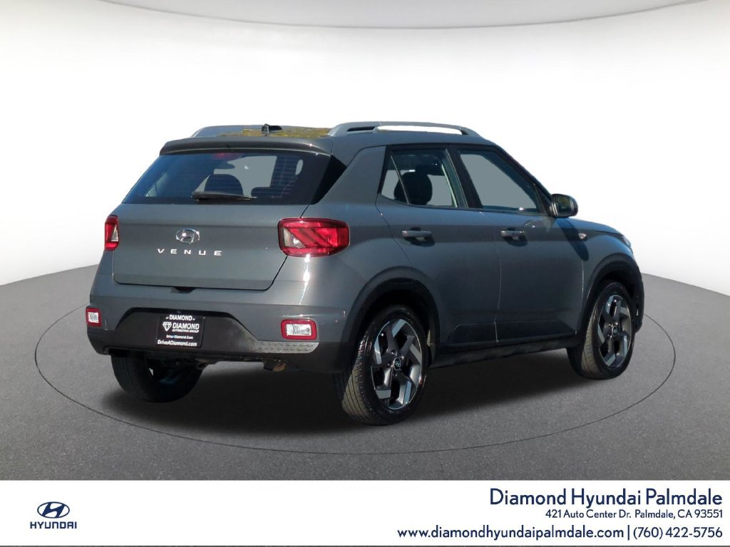 Certified 2025 Hyundai Venue SEL FWD image 7