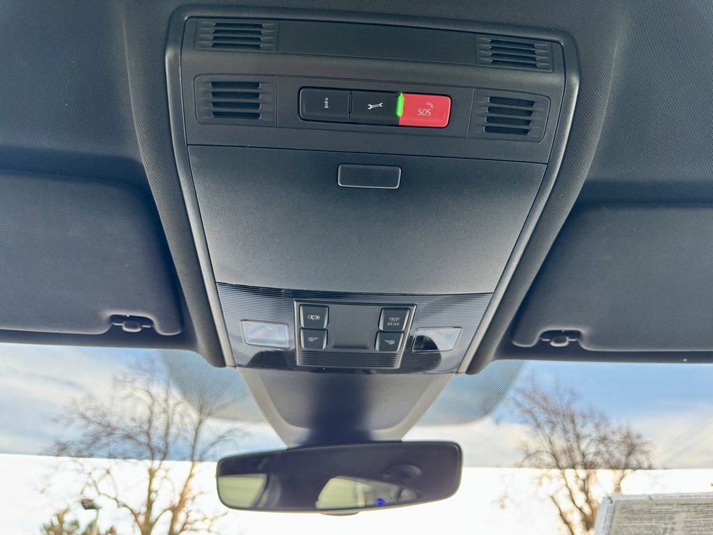 Used 2019 Volkswagen Golf R 4-Door image 45