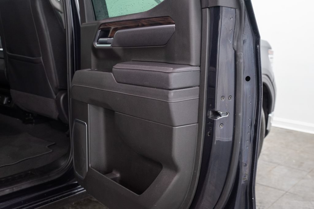 Used 2025 GMC Sierra 1500 SLT RWD image 15
