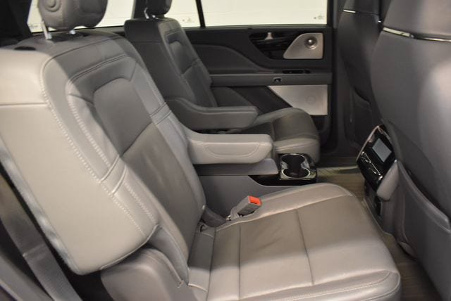 Used 2020 Lincoln Aviator Reserve w/ Equipment Group 202A AWD/4WD image 17