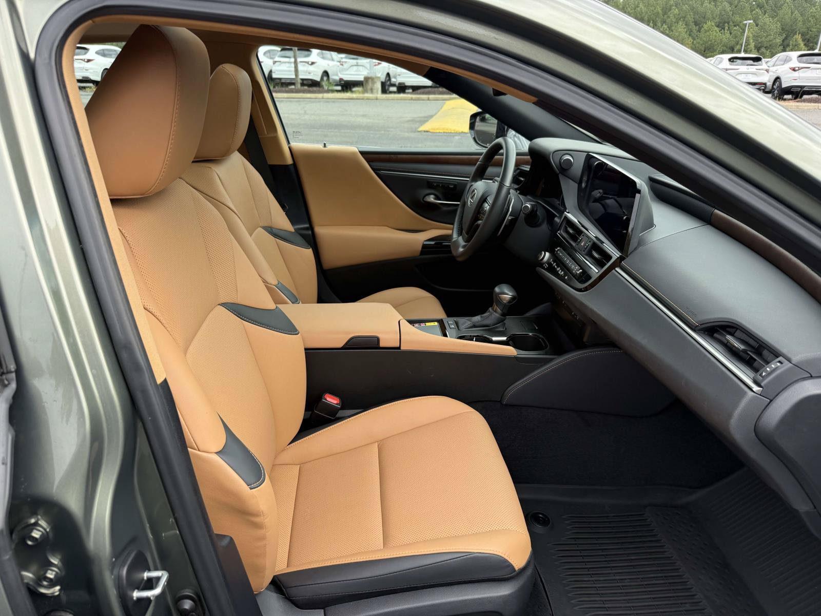 Used 2024 Lexus ES 300h w/ Premium Package FWD image 14