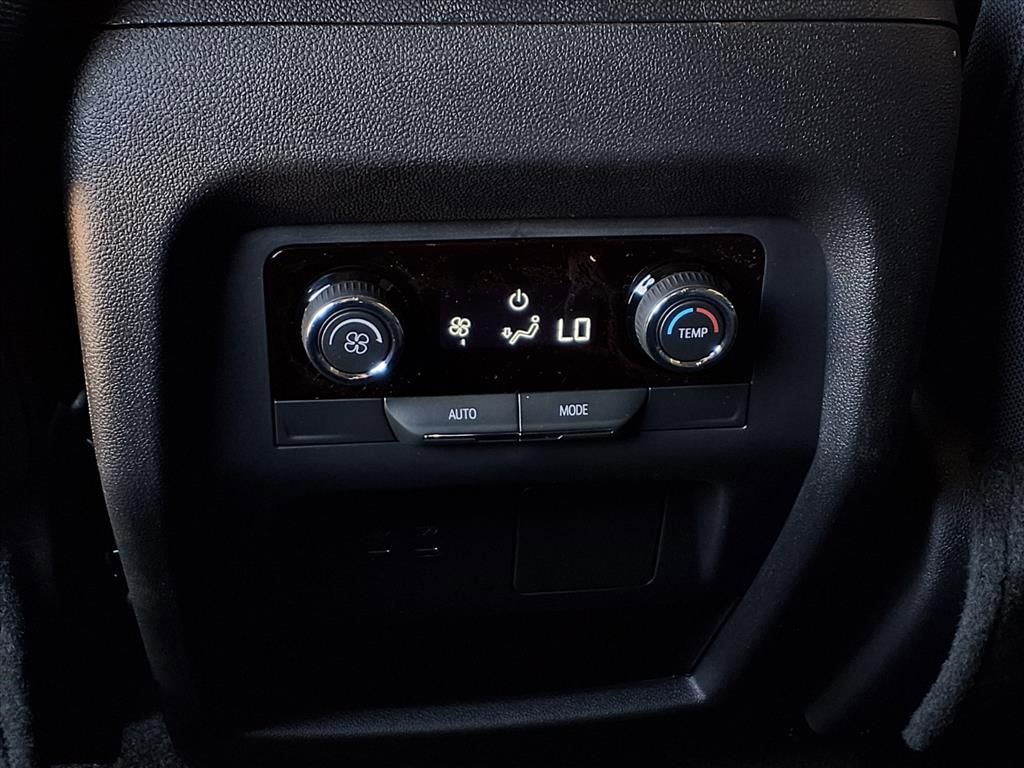 New 2026 Chevrolet Traverse LT w/ Enhanced Driving Package image 10