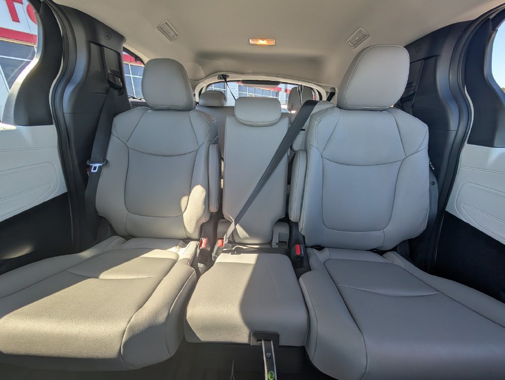 New 2026 Toyota Sienna XLE FWD image 24