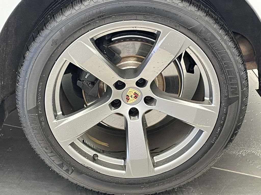 Certified 2025 Porsche Macan AWD/4WD image 12