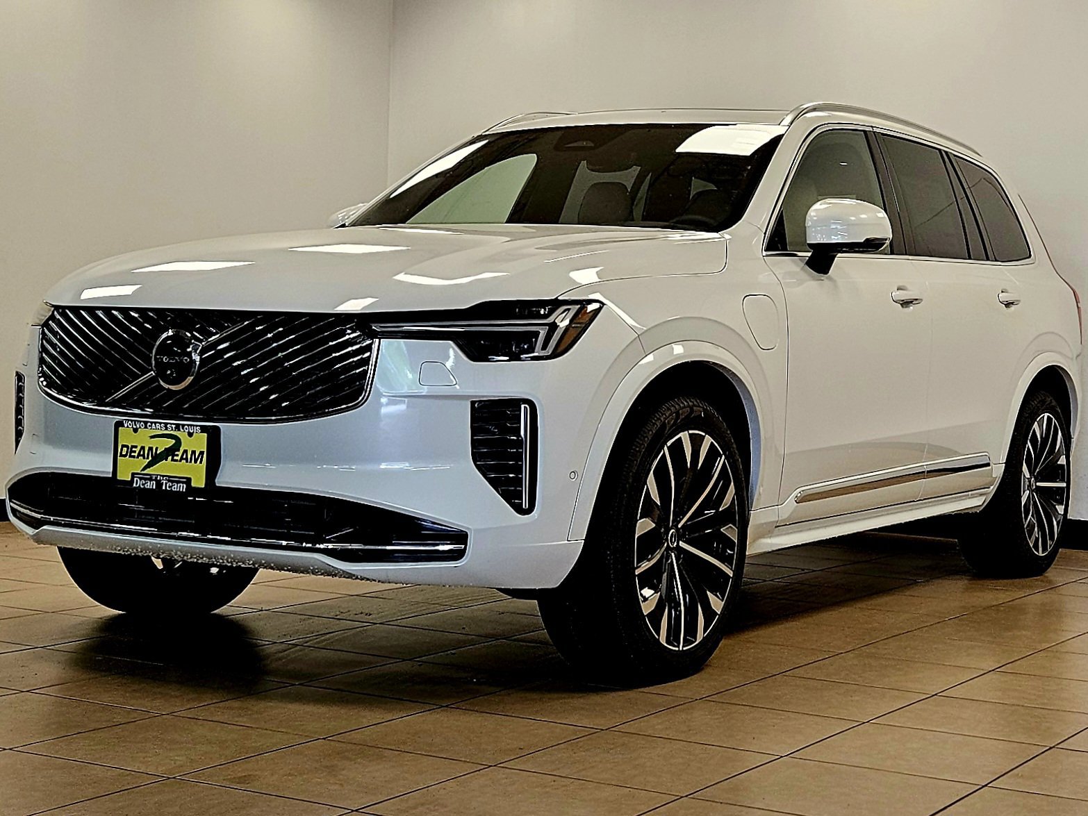 New 2026 Volvo XC90 T8 Ultra w/ Protection Package AWD/4WD image 4