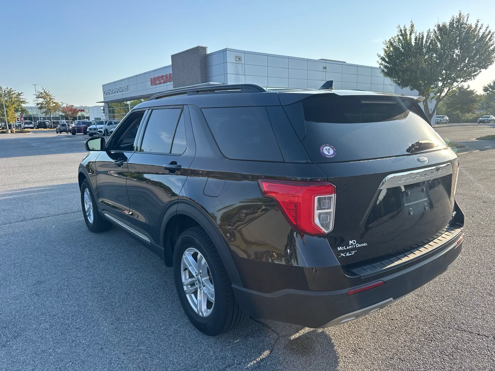 Used 2022 Ford Explorer XLT w/ Equipment Group 202A AWD/4WD image 8