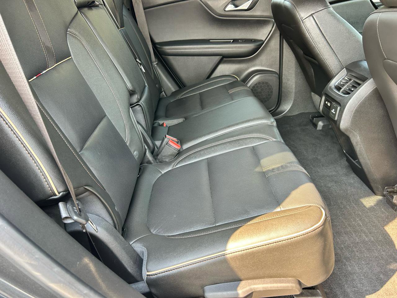 Used 2019 Chevrolet Blazer Premier w/ Sun and Wheels Package image 11