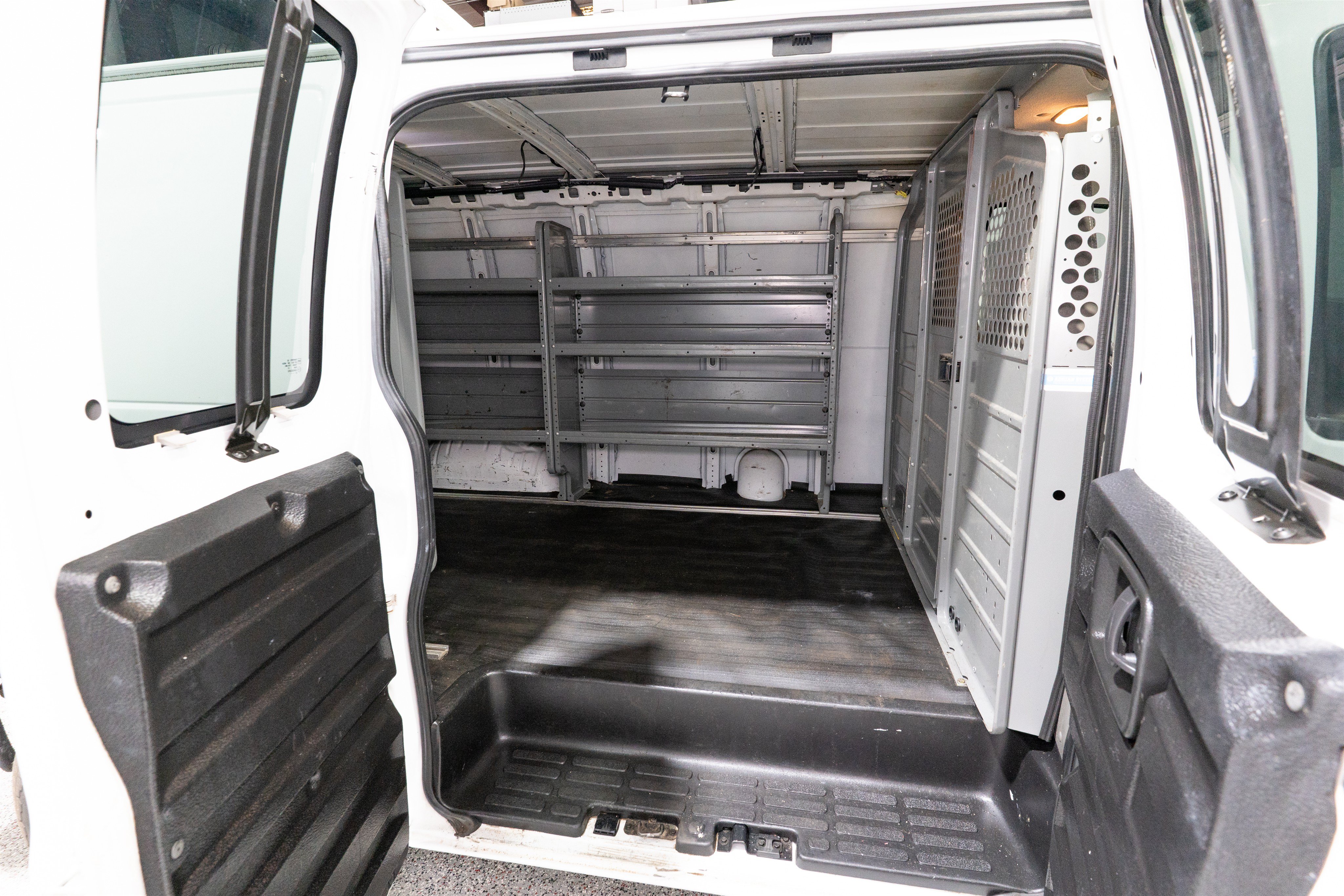 Used 2019 GMC Savana 2500 w/ Driver Convenience Package RWD image 13