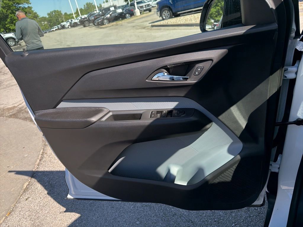 New 2027 Chevrolet Bolt LT FWD image 33