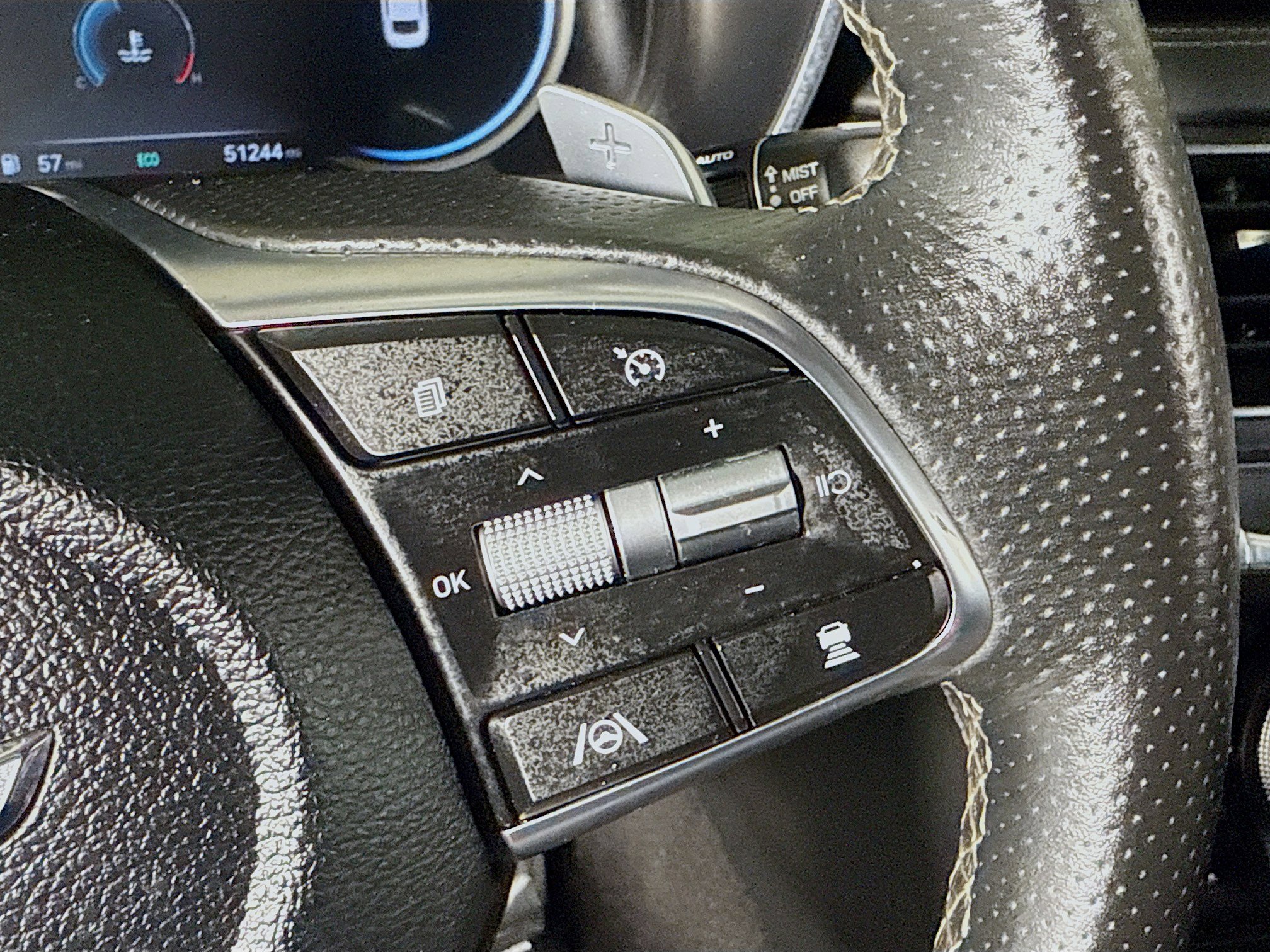 Used 2022 Genesis G70 3.3T image 15