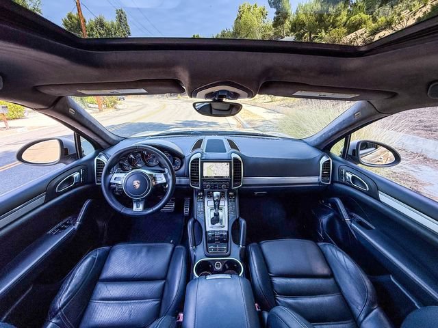 Used 2011 Porsche Cayenne Turbo AWD/4WD image 7