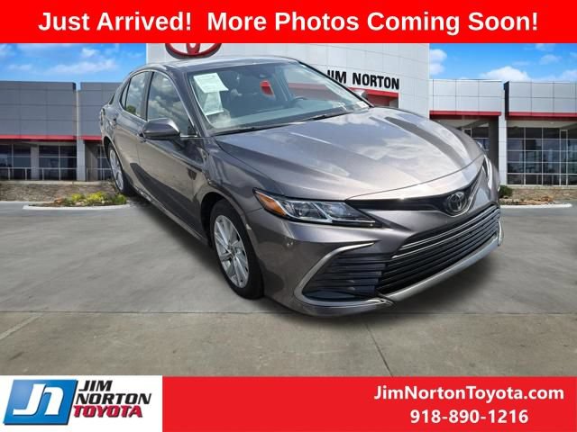 Used 2024 Toyota Camry LE FWD image 5