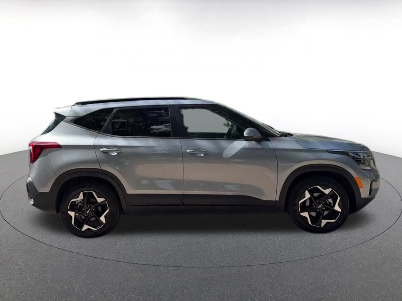 Used 2025 Kia Seltos S image 16