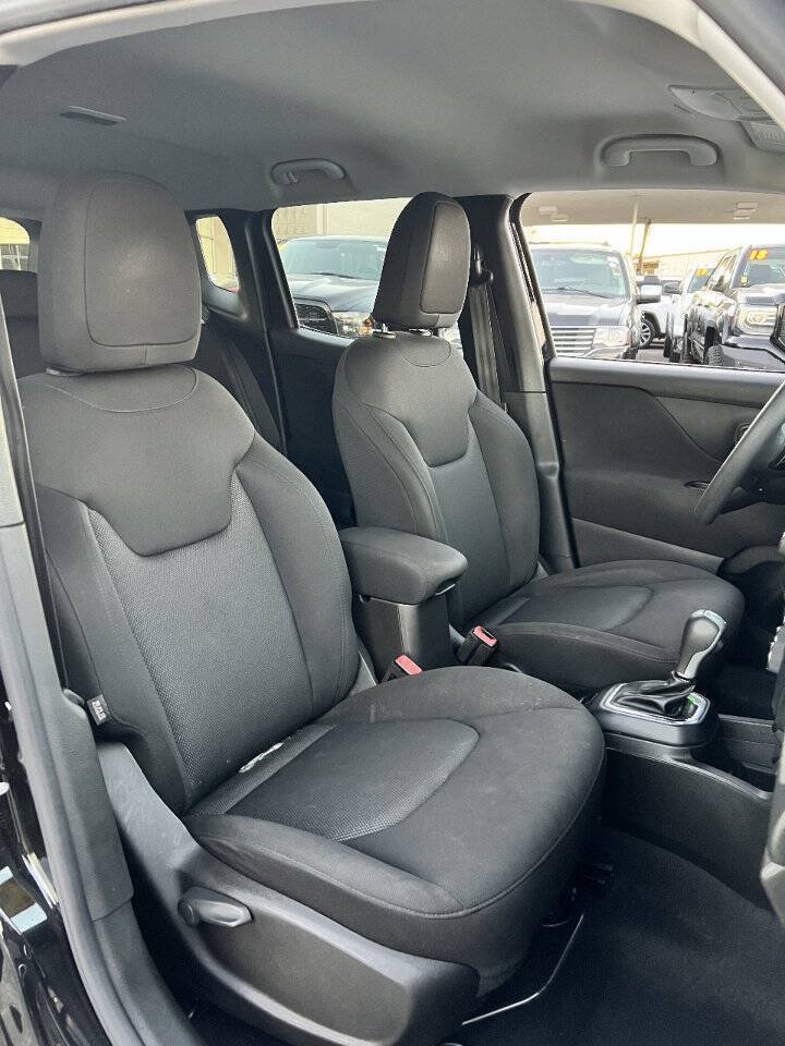 Used 2020 Jeep Renegade Sport w/ Sport Appearance Group AWD/4WD image 16