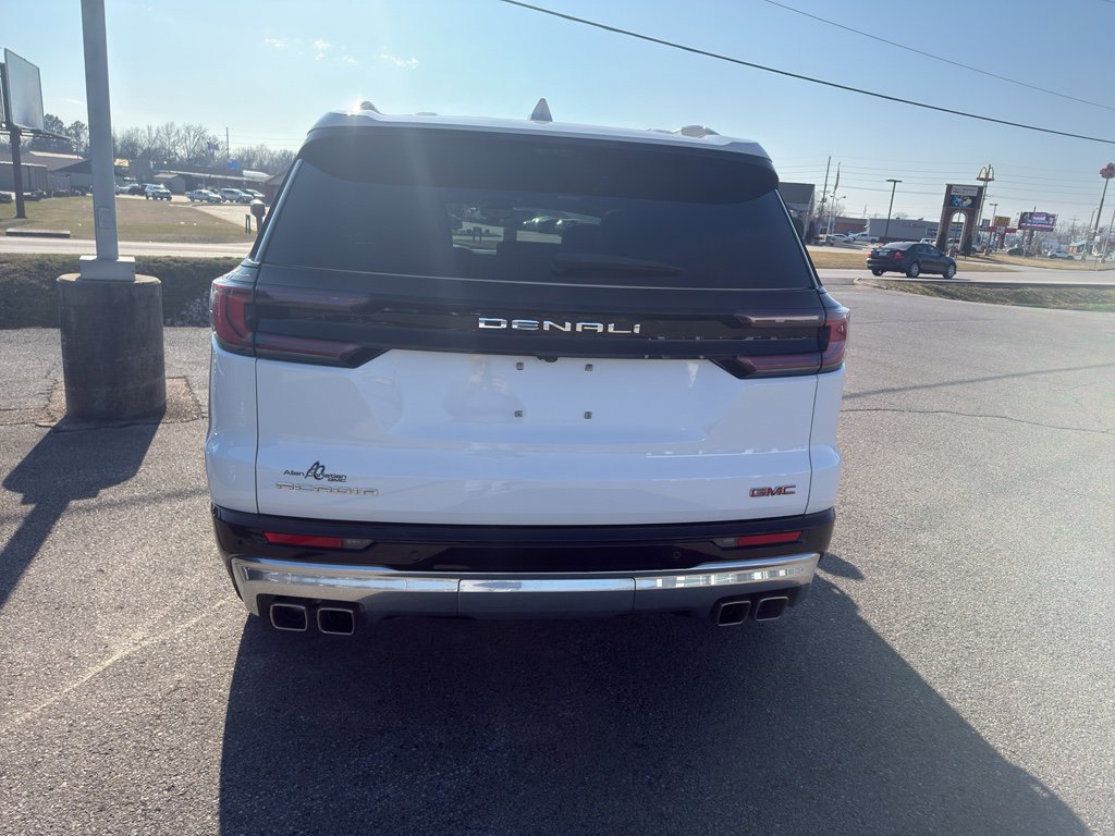 Used 2025 GMC Acadia Denali w/ Super Cruise Package FWD image 4
