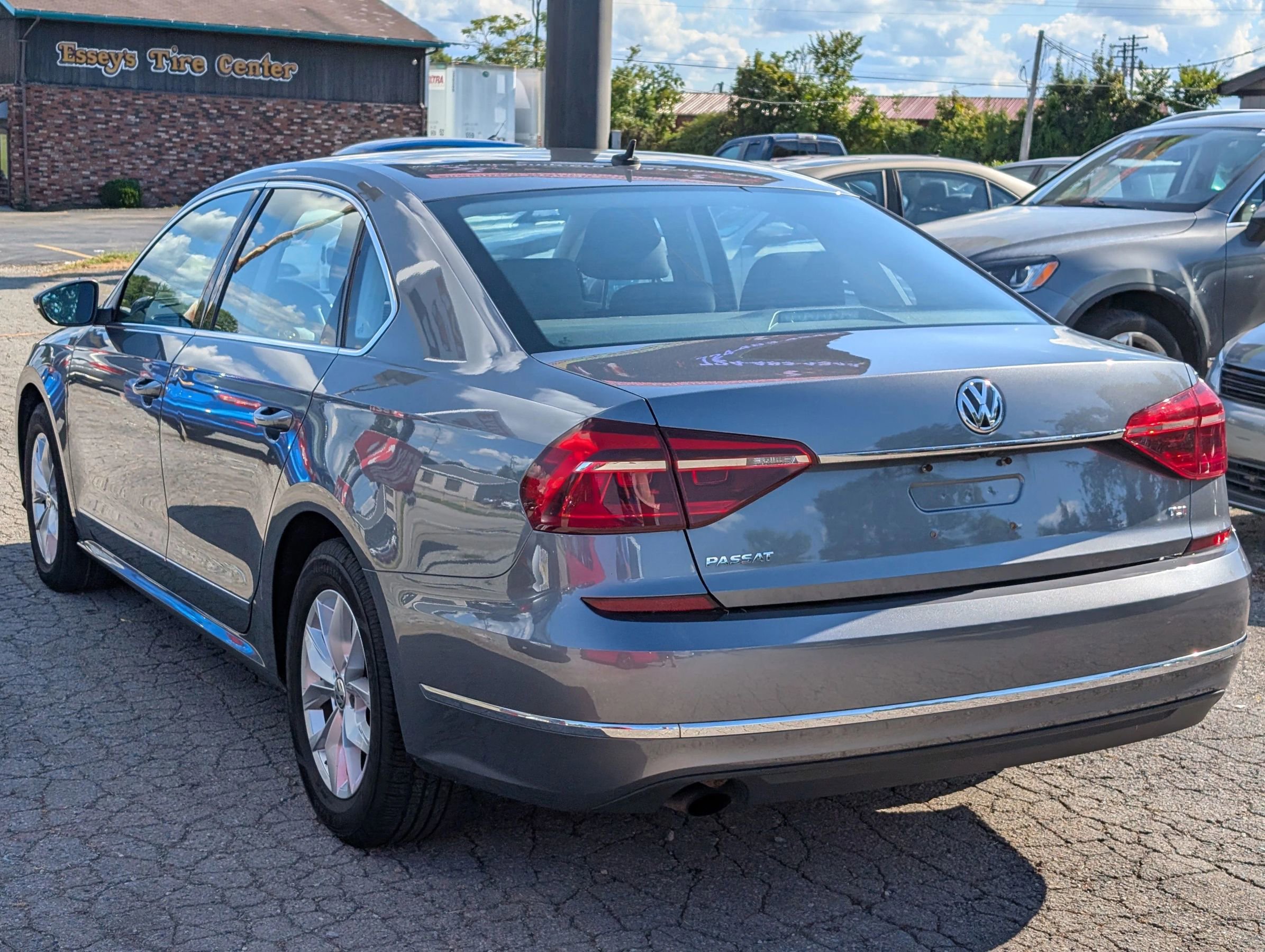 Used 2017 Volkswagen Passat 1.8T S image 5