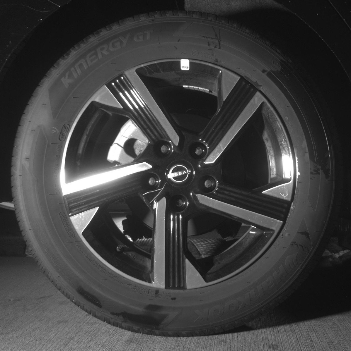 Used 2025 Nissan Sentra SV image 14