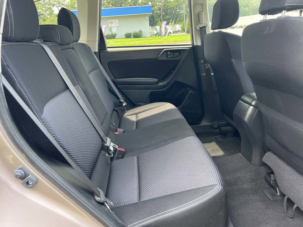 Used 2016 Subaru Forester 2.5i Premium image 14