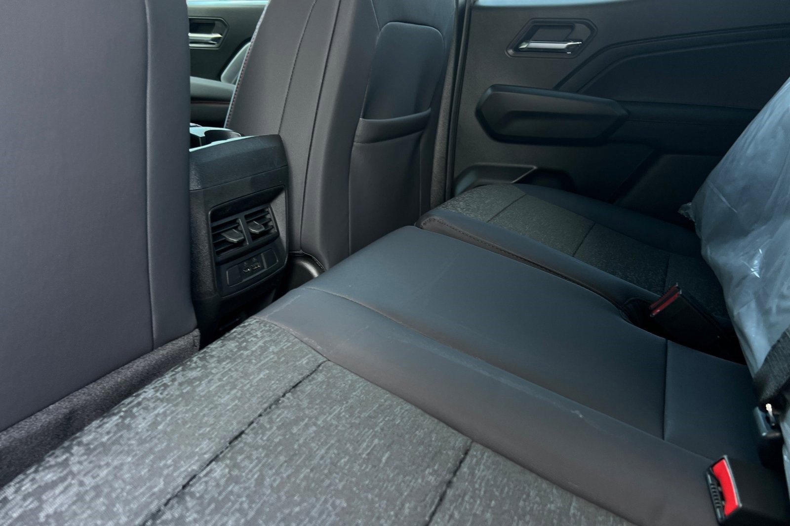 New 2025 Chevrolet Colorado Z71 w/ Midnight Edition image 13