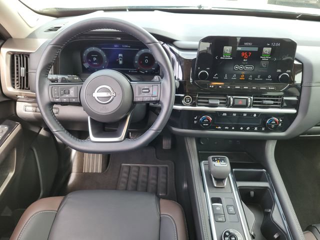 Used 2024 Nissan Pathfinder Platinum w/ Cargo Package AWD/4WD image 10