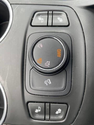 Used 2018 GMC Terrain SLE w/ Driver Convenience Package image 6