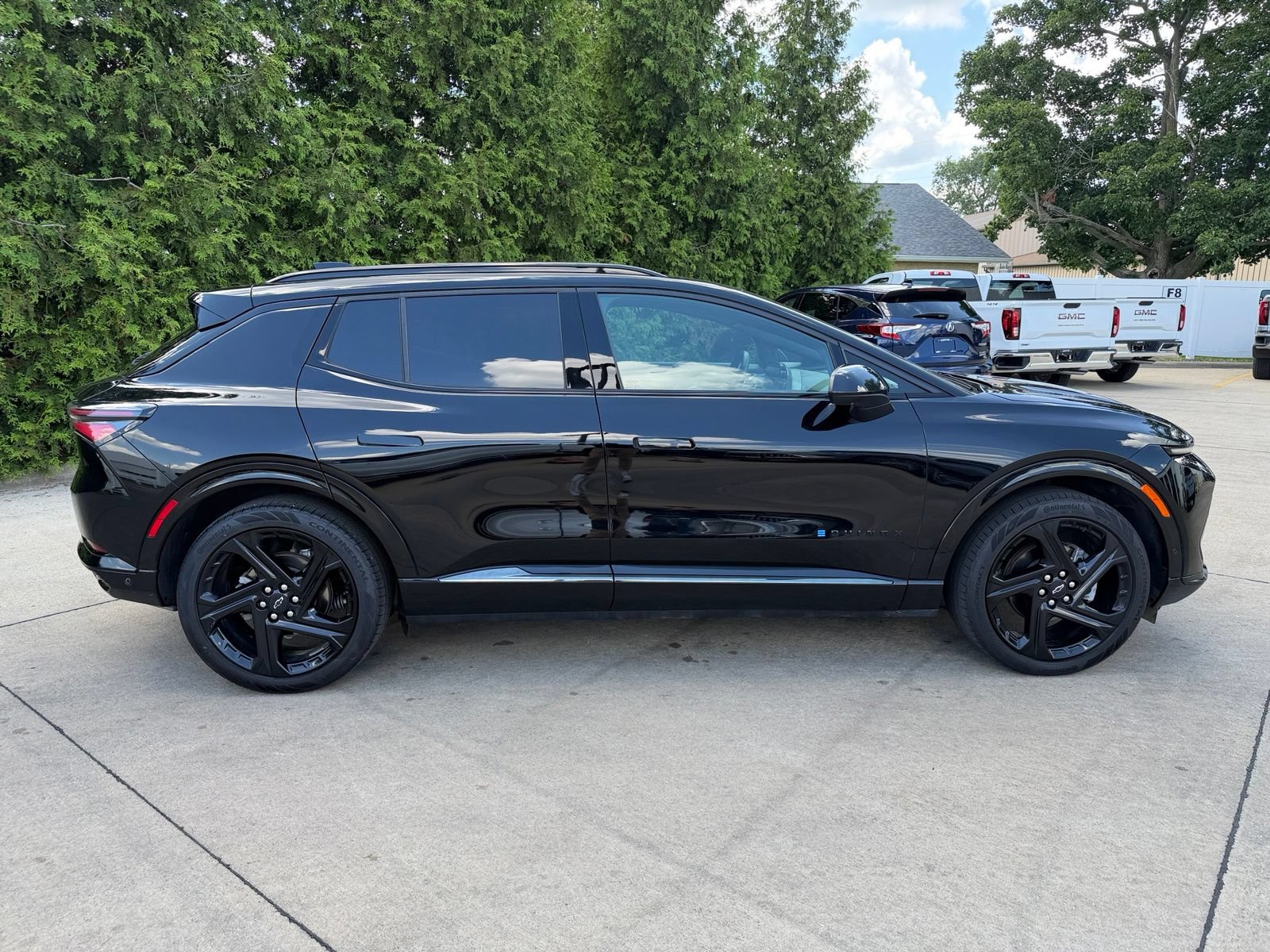Used 2024 Chevrolet Equinox EV RS FWD image 34