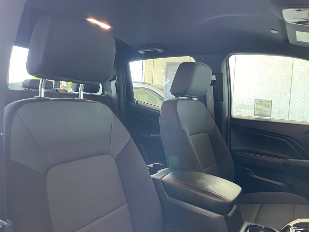 Used 2025 Chevrolet Colorado W/T AWD/4WD image 13