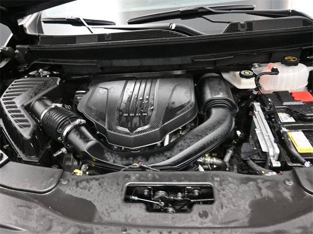 Used 2025 Chevrolet Traverse LT image 32