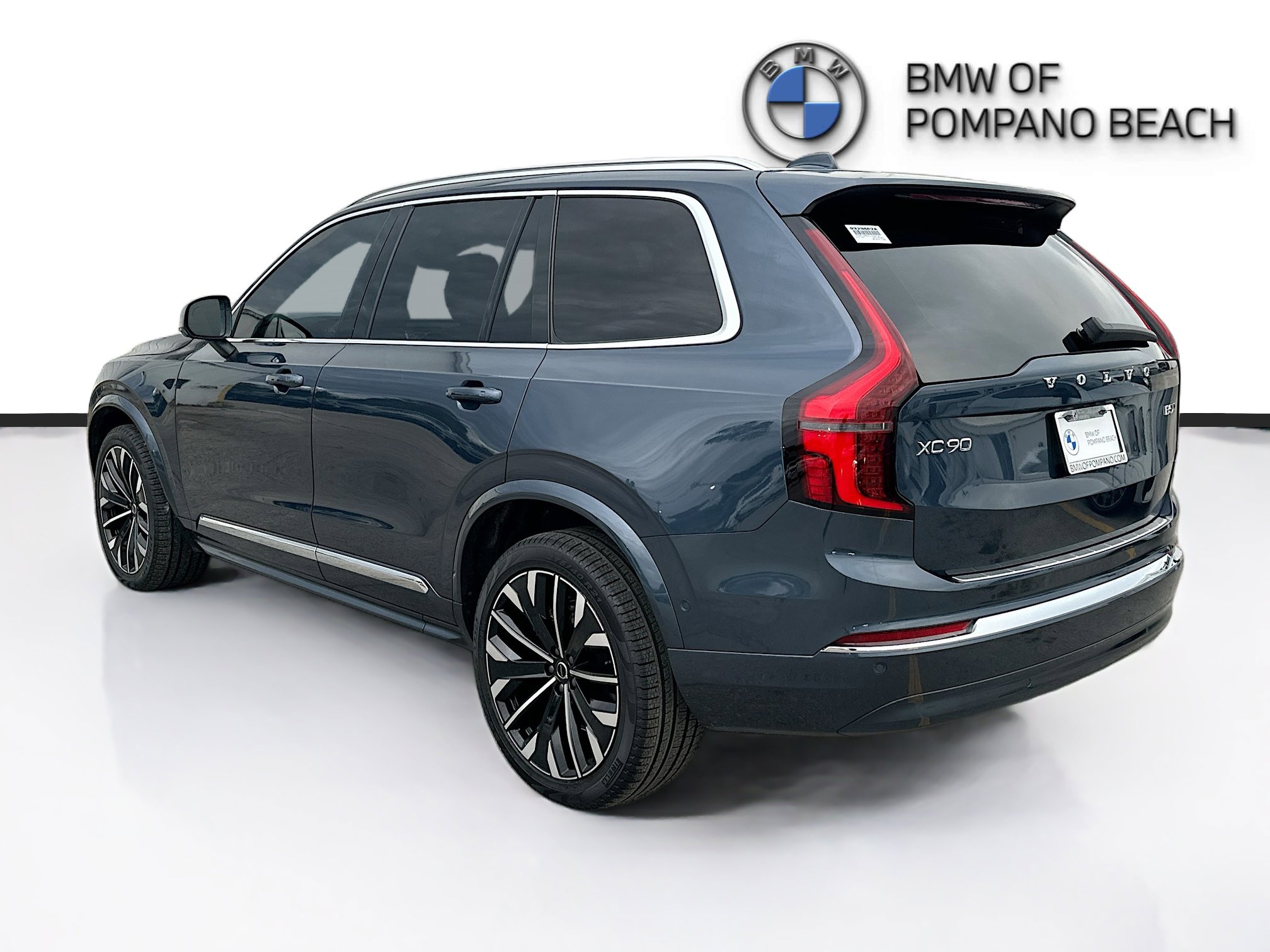 Used 2025 Volvo XC90 B5 Plus w/ Protection Package Premier image 5