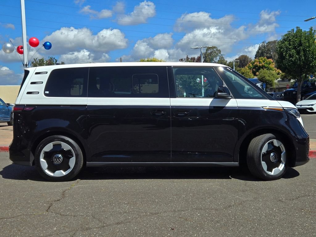 New 2025 Volkswagen ID. Buzz Pro S RWD image 3