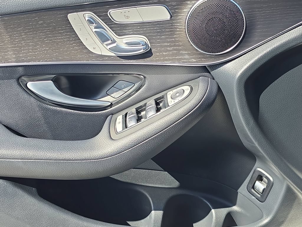 Used 2022 Mercedes-Benz GLC 300 image 30