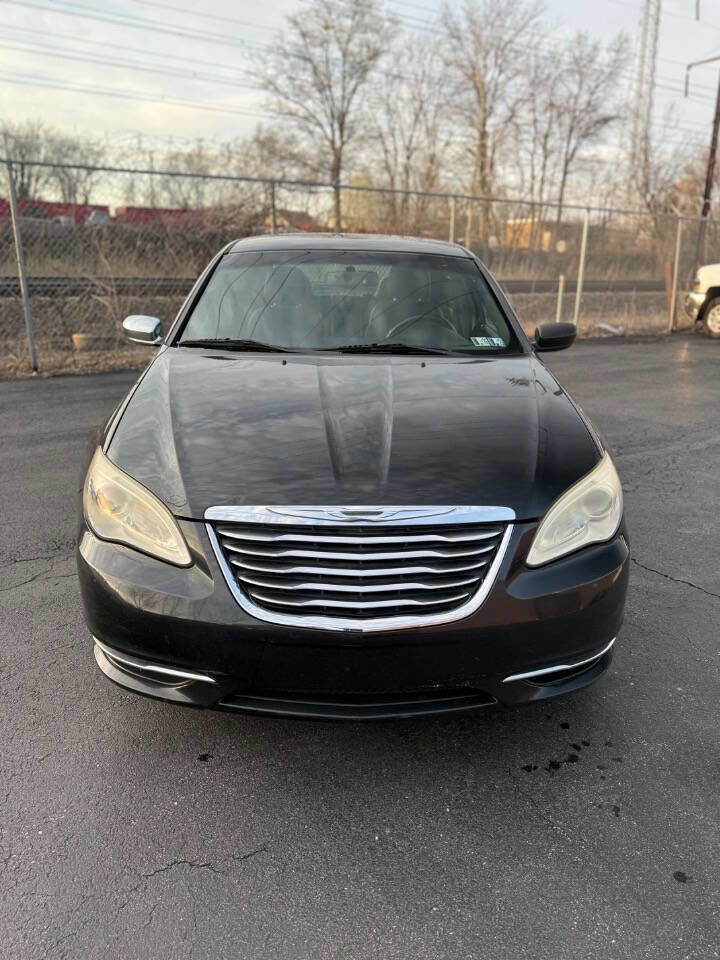 Used 2011 Chrysler 200 Limited FWD image 9