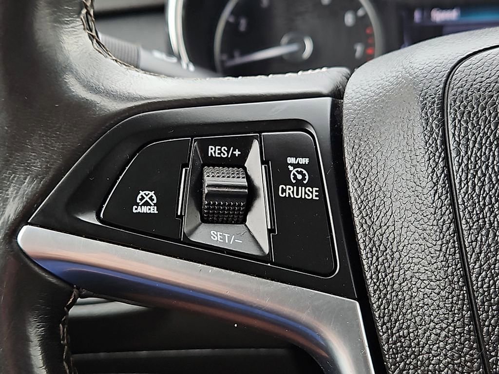 Used 2020 Buick Encore Preferred FWD image 29